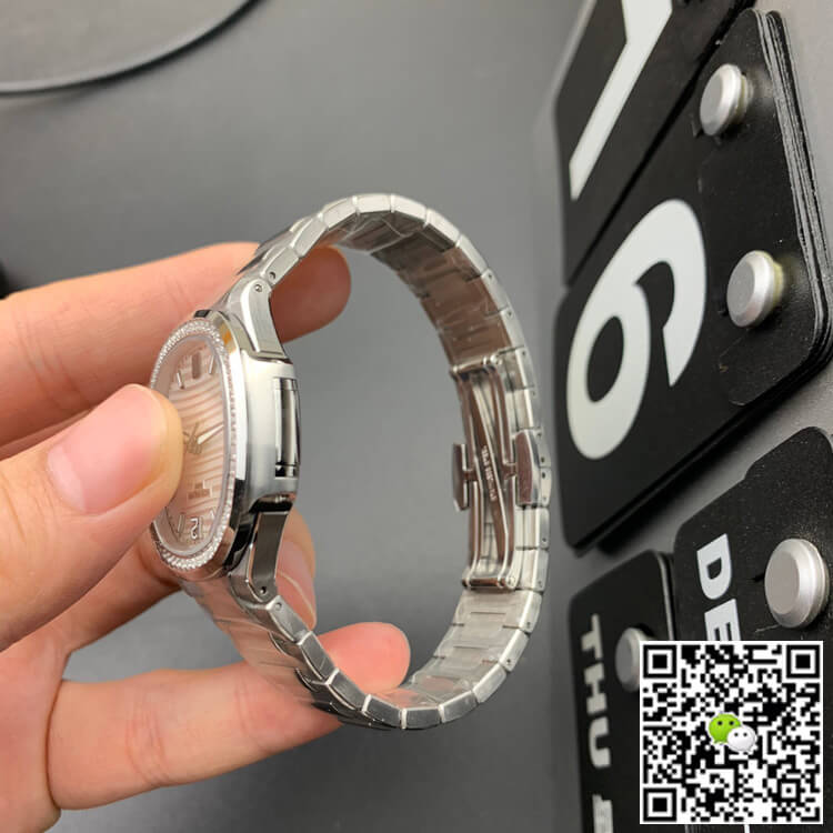 Patek Philippe Nautilus 7118/1200A-010 3K Factory Diamond-set Bezel
