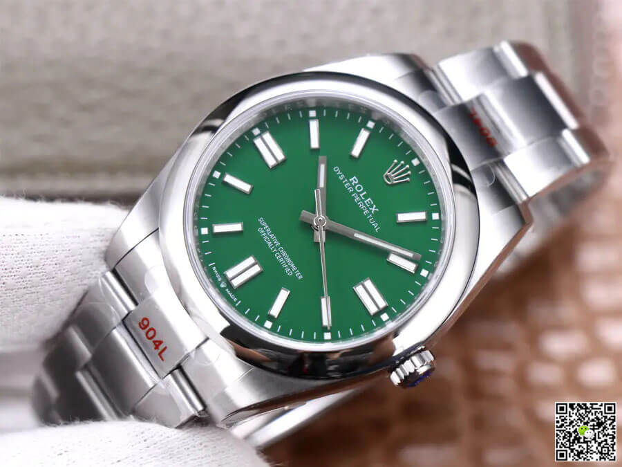 Rolex Oyster Perpetual M124300-0005 41MM EW Factory Green Dial
