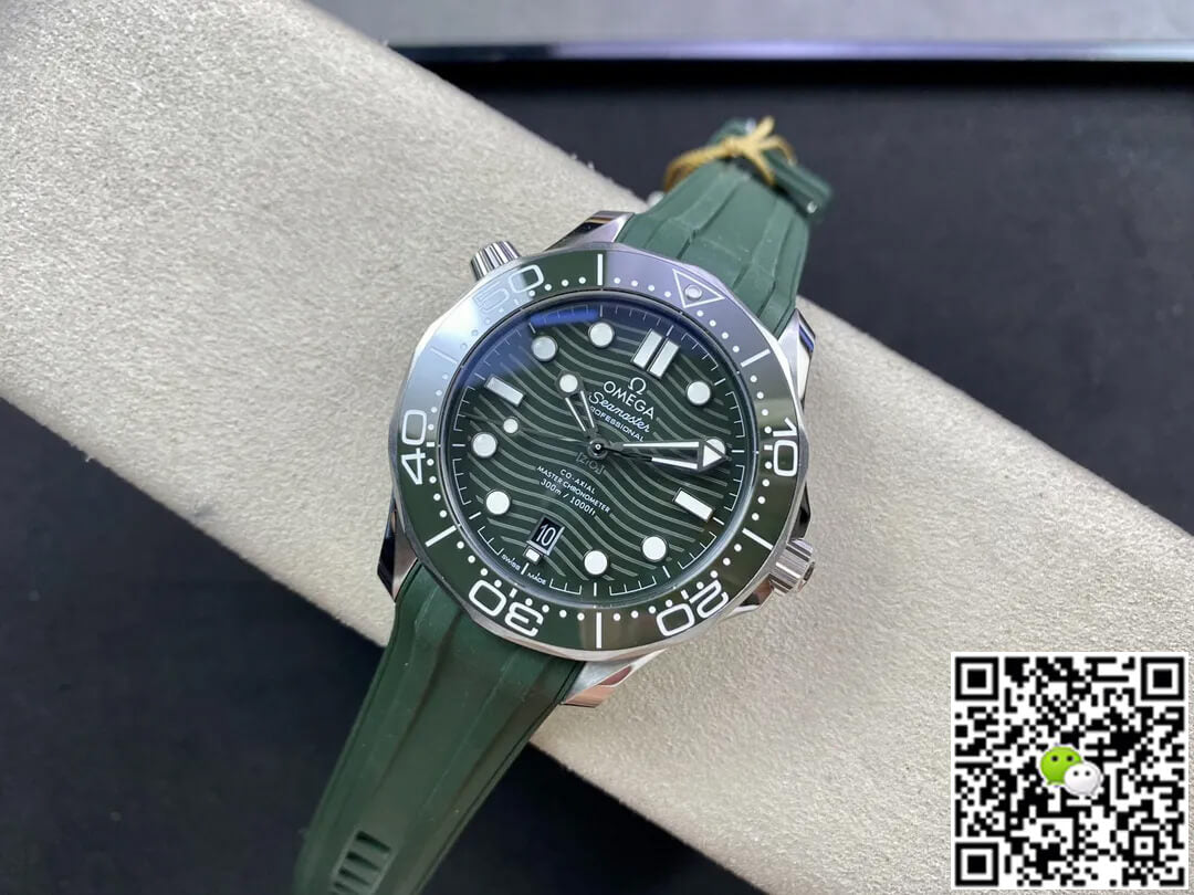 Omega Seamaster Diver 300M 210.32.42.20.10.001 VS Factory Green Dial
