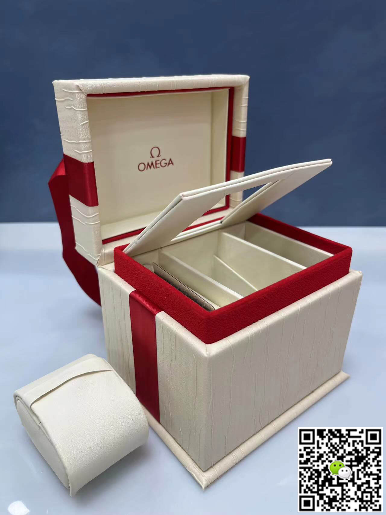 Women OMEGA box