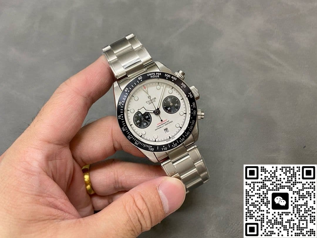 Tudor Black Bay M79360N-0002 M+ Factory Date Display