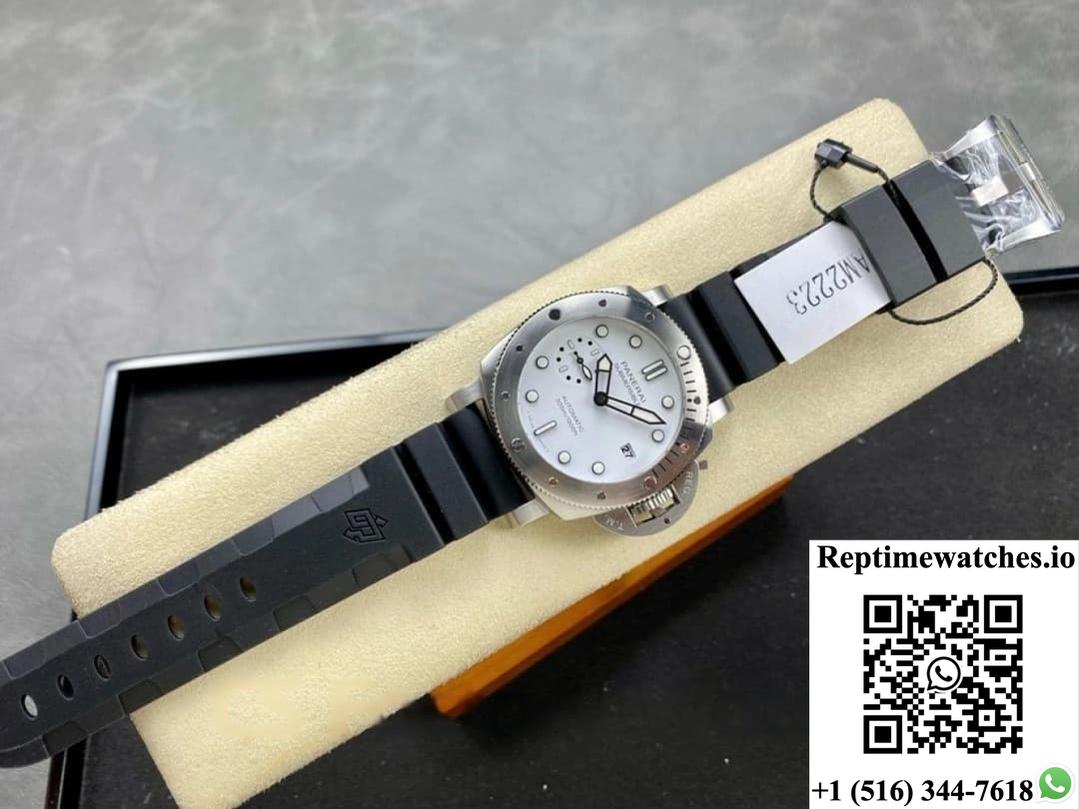 Panerai Submariner PAM02223 VS Factory Stainless Steel Case