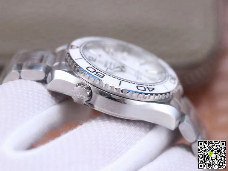 Omega Seamaster 215.30.40.20.04.001 Planet Ocean 600M VS Factory White Dial
