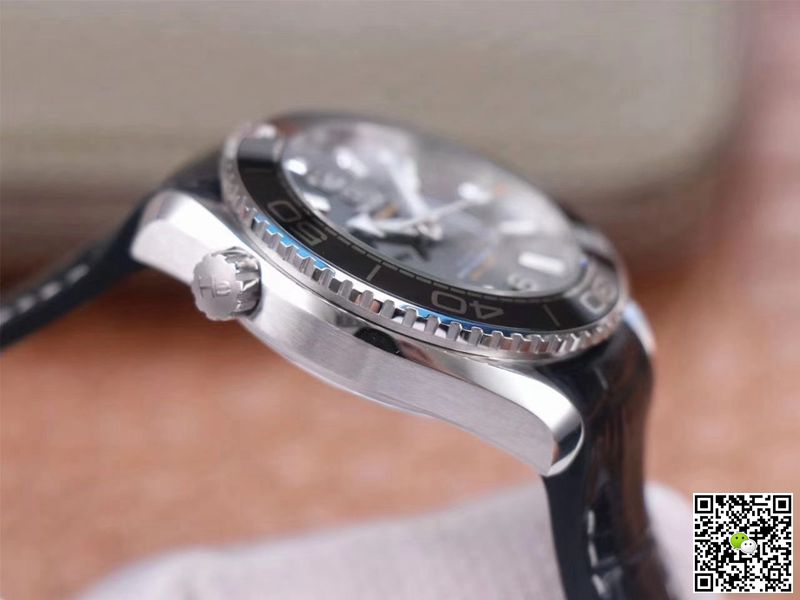 Omega Seamaster 215.33.40.20.01.001 Planet Ocean 600M VS Factory Black Dial