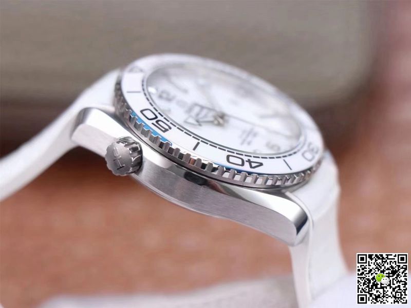 Omega Seamaster 215.33.40.20.04.001 Planet Ocean 600M VS Factory White Dial
