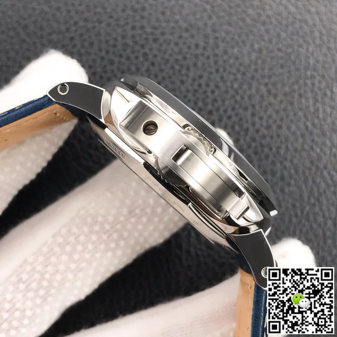Panerai Luminor 1950 PAM00688 VS Factory Blue Dial