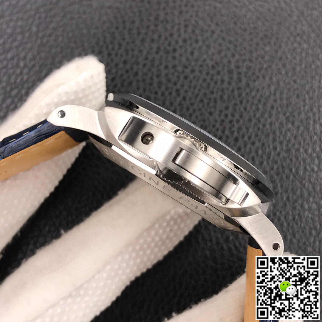 Panerai Luminor GMT PAM01033 VS Factory Dark Blue Dial