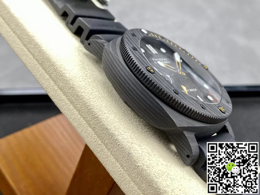 Panerai Submersible PAM1324 VS Factory Carbon Fiber Dial