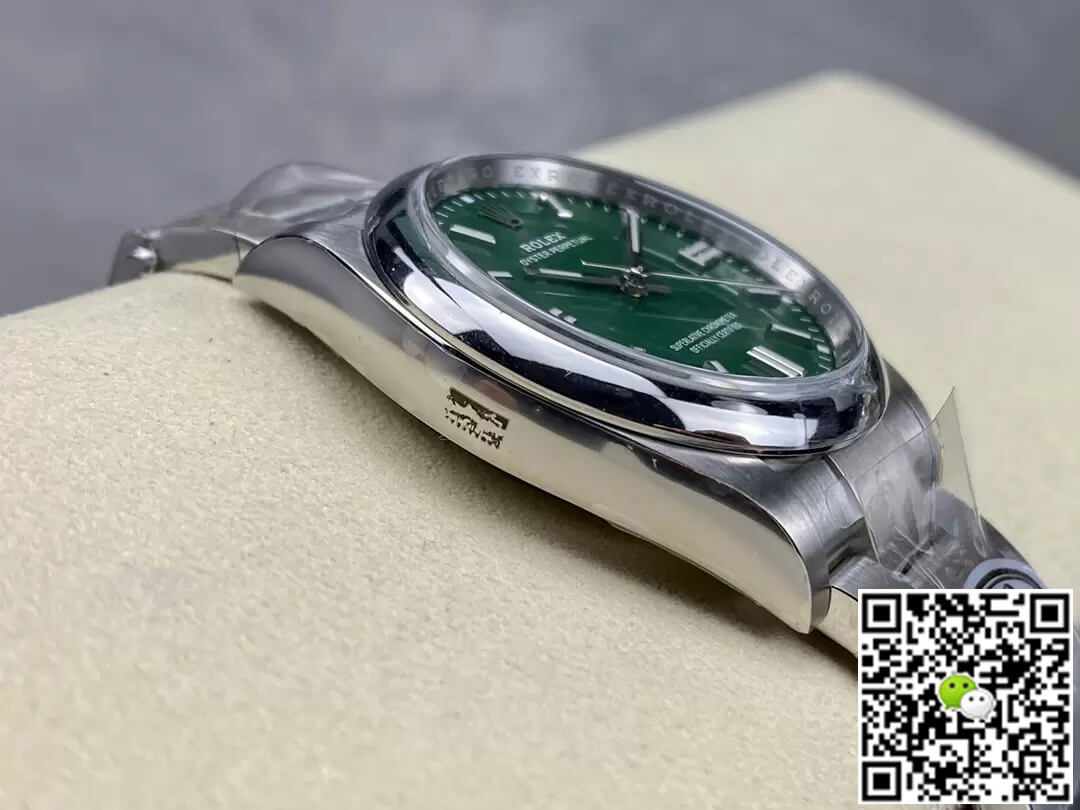 Rolex Oyster Perpetual M126000-0005 36MM Clean Factory Green Dial