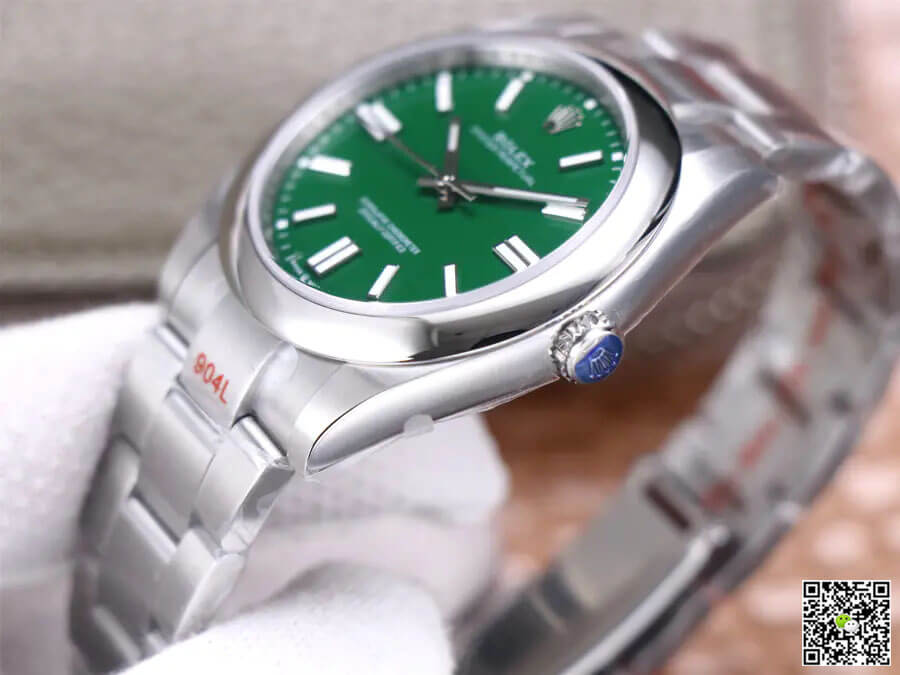 Rolex Oyster Perpetual M124300-0005 41MM EW Factory Green Dial