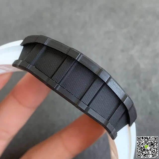 Richard Mille RM35-02 KV Factory V3 Carbon Fiber White Rubber Strap