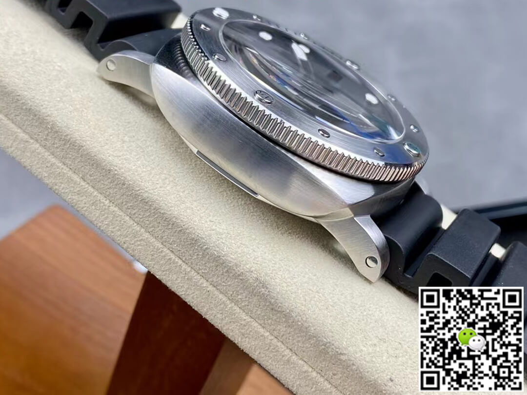 Panerai Submersible PAM01229 VS Factory Black Dial