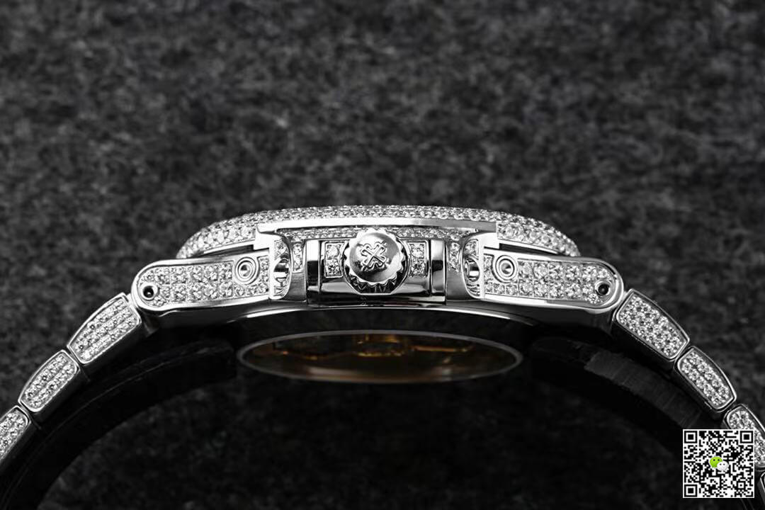 Patek Philippe Nautilus 5726/1A-014 R8 Factory Gypsophila Silver Diamond