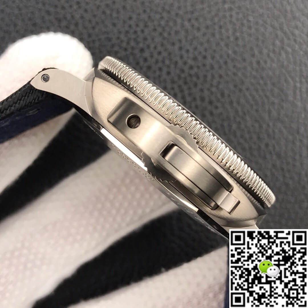 VS Factory Panerai Submersible Mike Horn Edition 47MM PAM00984