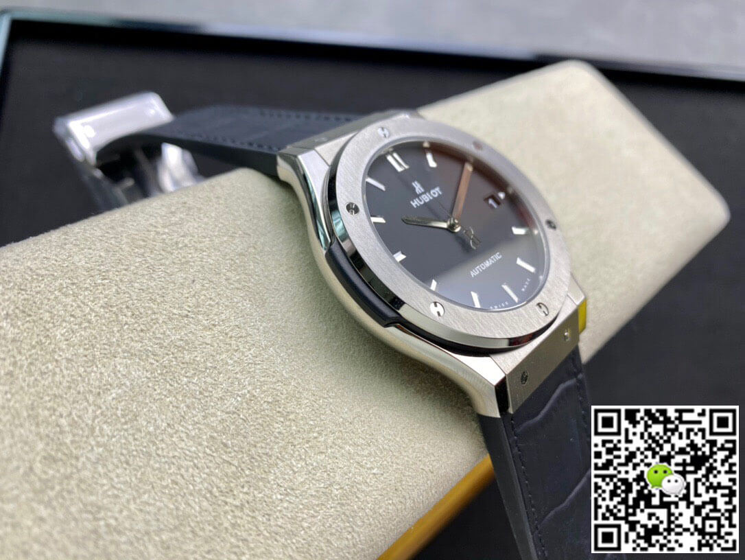 Hublot Classic Fusion 511.NX.1171.LR 42MM WWF Factory Black Strap