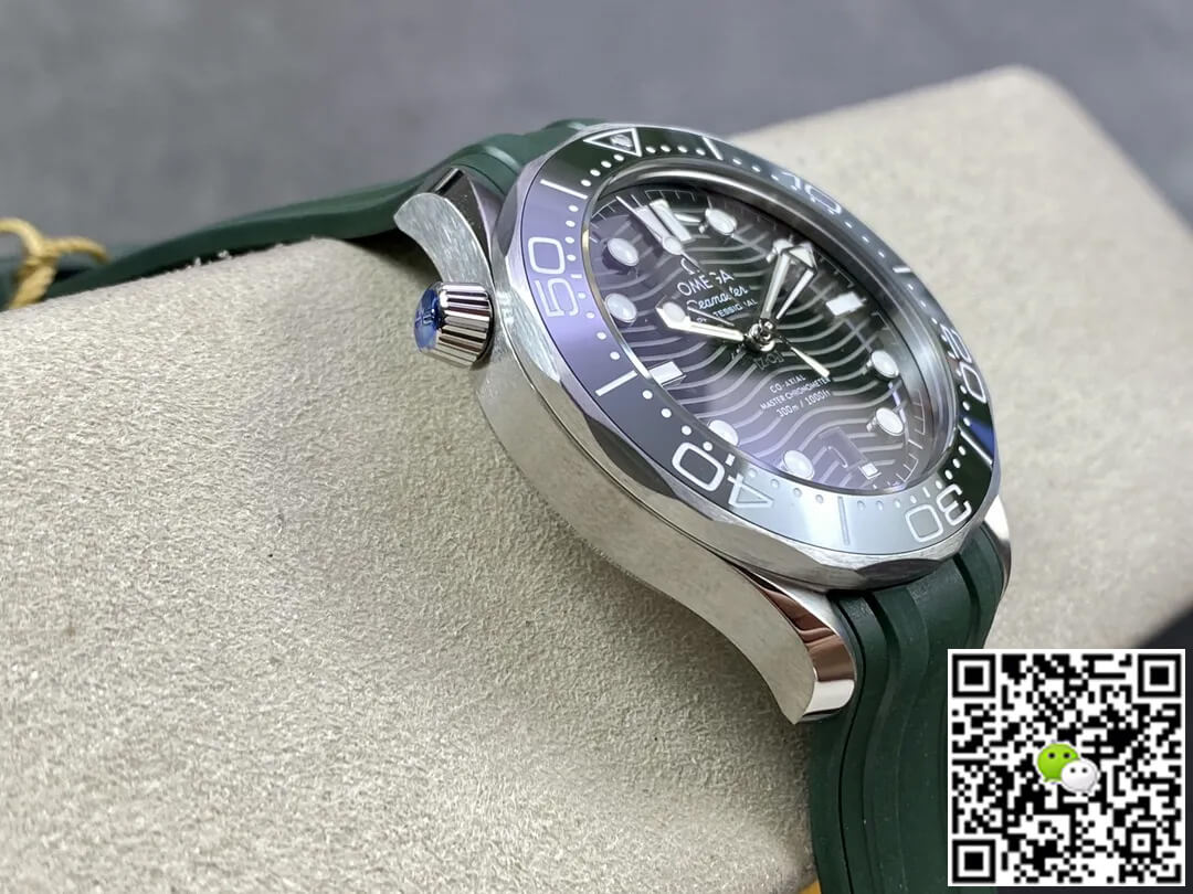 Omega Seamaster Diver 300M 210.32.42.20.10.001 VS Factory Green Dial