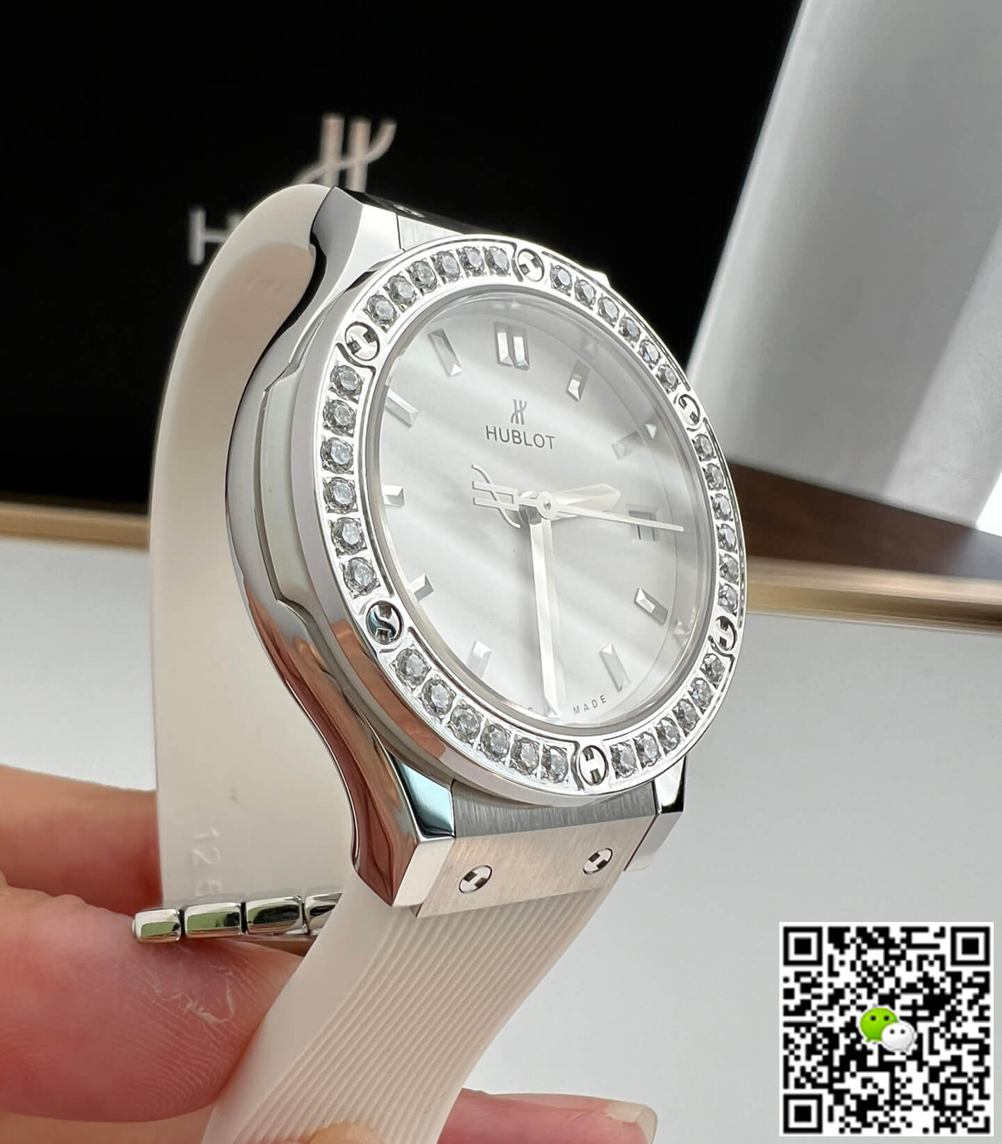 Hublot Classic Fusion 582.NX.2610.RX.1204 33MM HB Factory White Dial