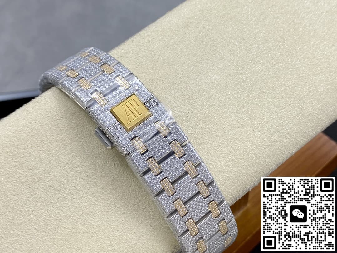 Audemars Piguet Royal Oak 15400OR.024 AMG Factory Diamond Crown