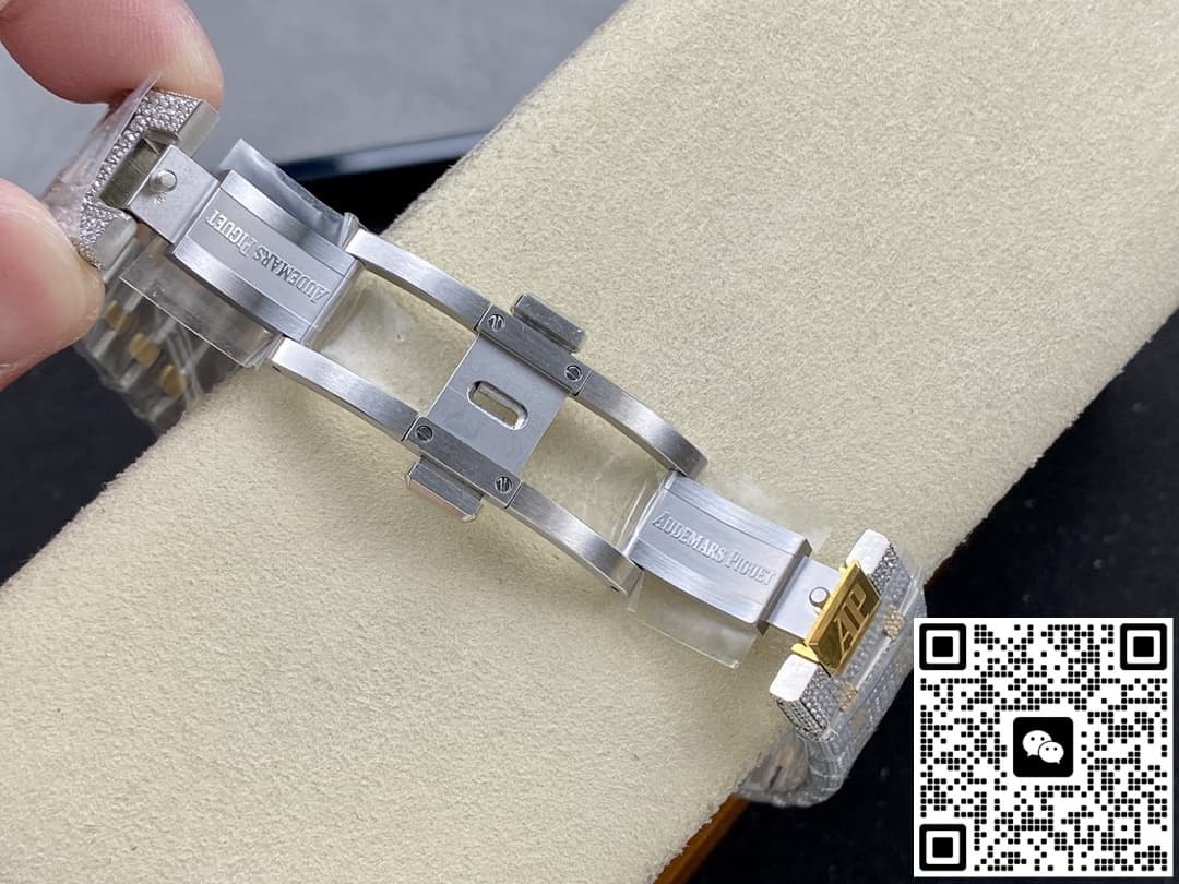 Audemars Piguet Royal Oak 15400OR.024 AMG Factory Diamond Crown