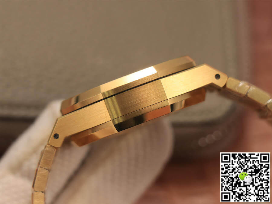 Audemars Piguet Royal Oak 26320BA.OO.1220BA.02 OM Factory Yellow Gold