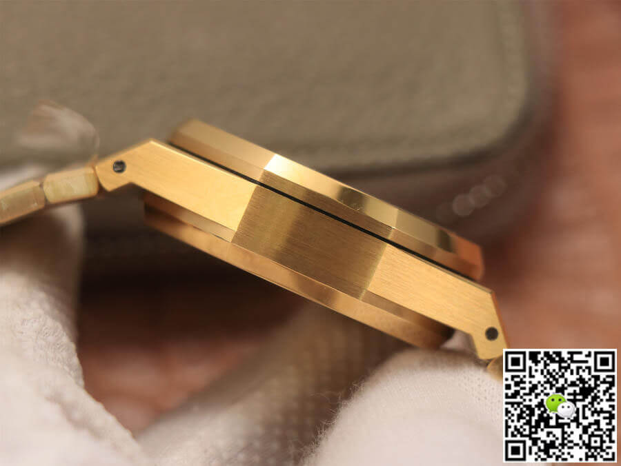Audemars Piguet Royal Oak 26320BA.OO.1220BA.01 OM Factory Yellow Gold