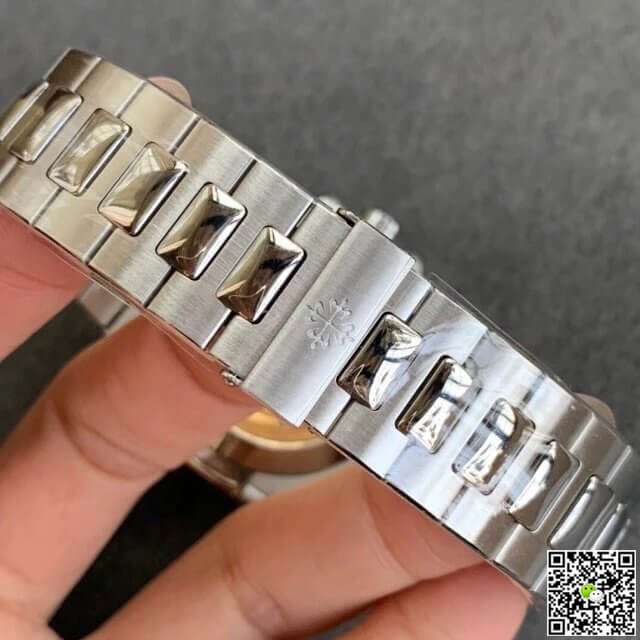 Patek Philippe Nautilus 5726/1A-001 Moonphase GR Factory Stainless Steel Strap
