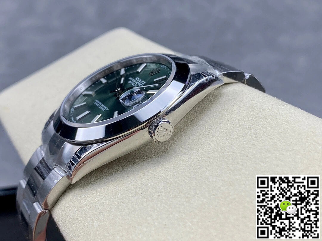 Rolex Datejust M126300-0019 41MM VS Factory Green Dial
