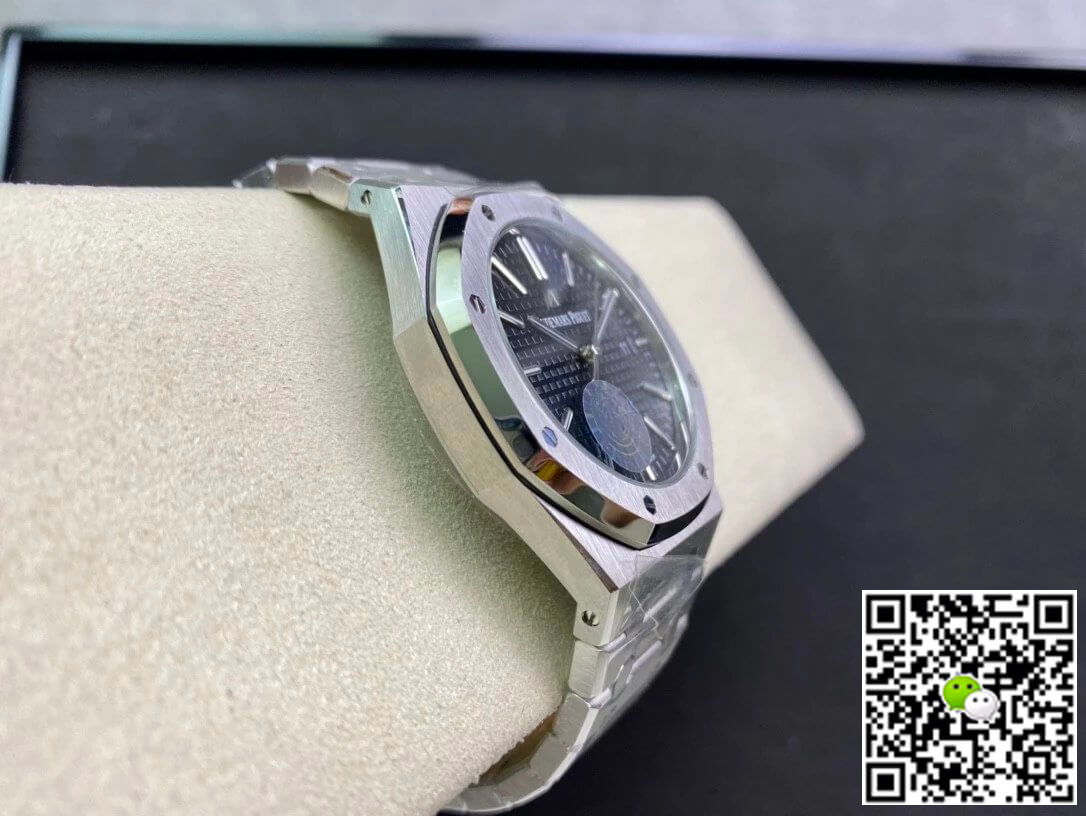 Audemars Piguet Royal Oak 15400ST.OO.1220ST.01 APS Factory Black Dial