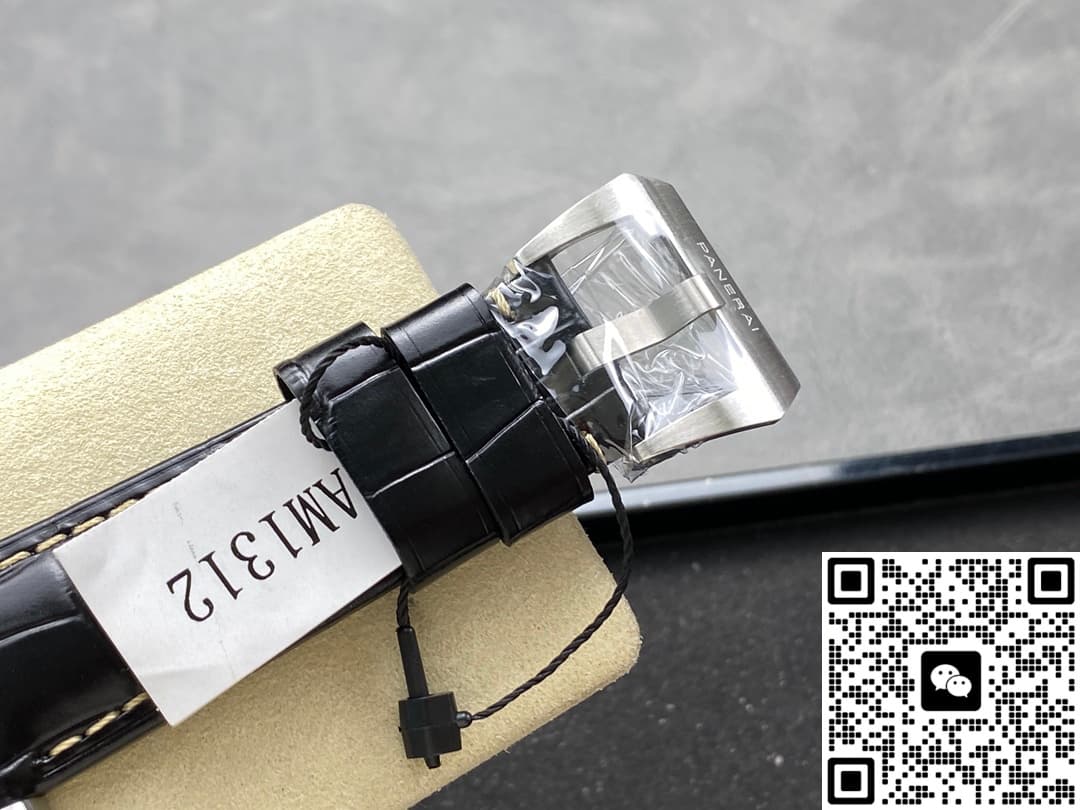 Panerai Luminor PAM01312 VS Factory Date Display
