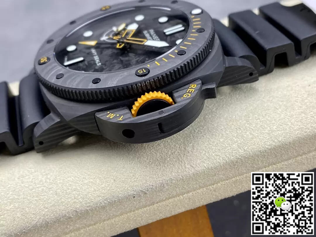 Panerai Submersible PAM1324 VS Factory Carbon Fiber Dial