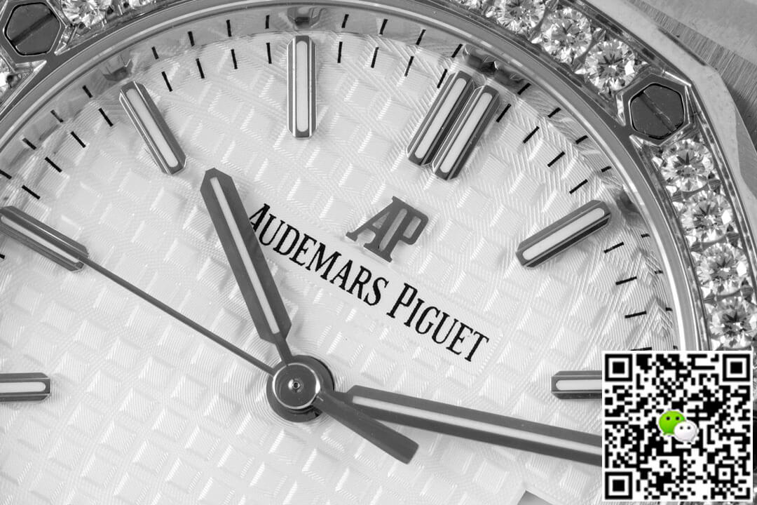 Audemars Piguet Royal Oak 77350ST 8F Factory Diamond-set Bezel