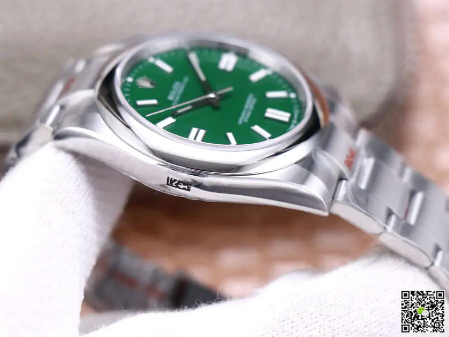 Rolex Oyster Perpetual M124300-0005 41MM EW Factory Green Dial