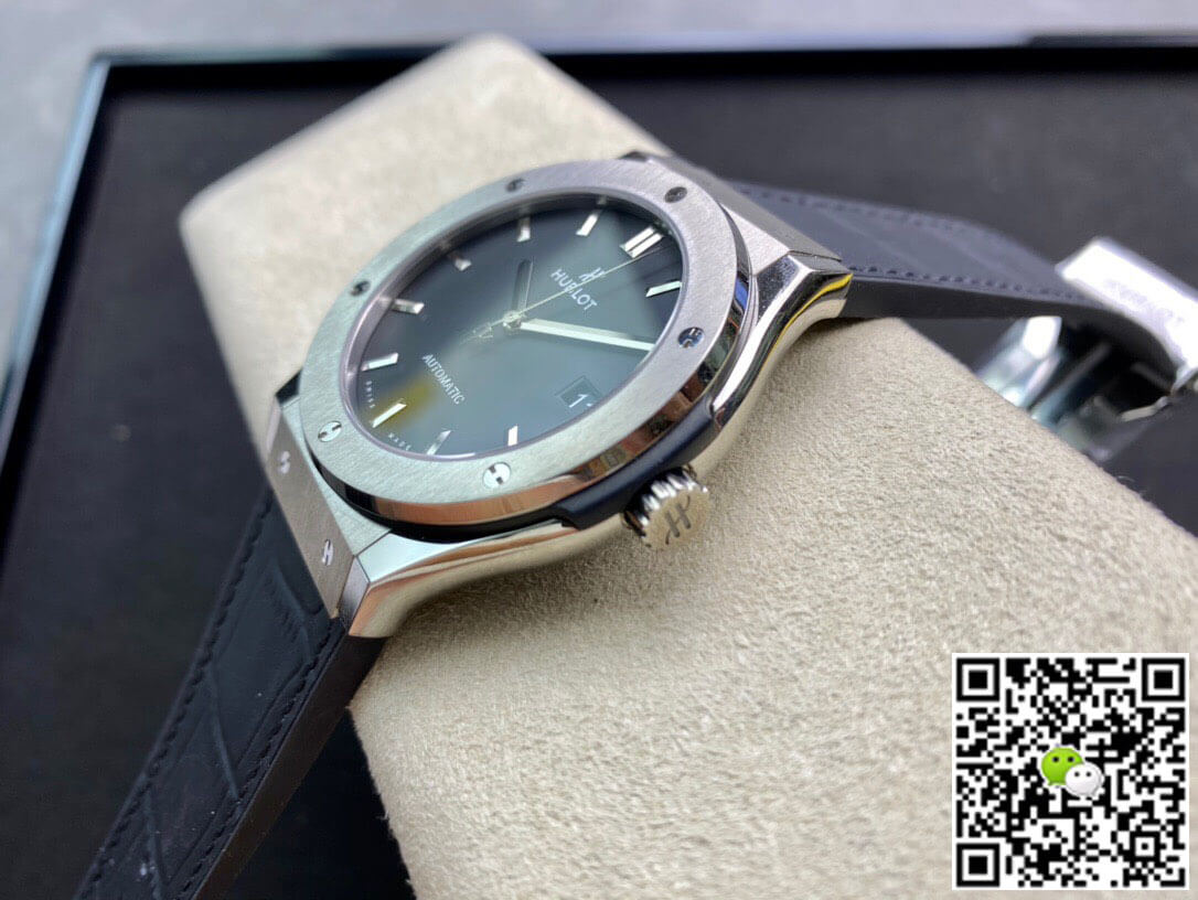Hublot Classic Fusion 511.NX.1171.LR 42MM WWF Factory Black Strap