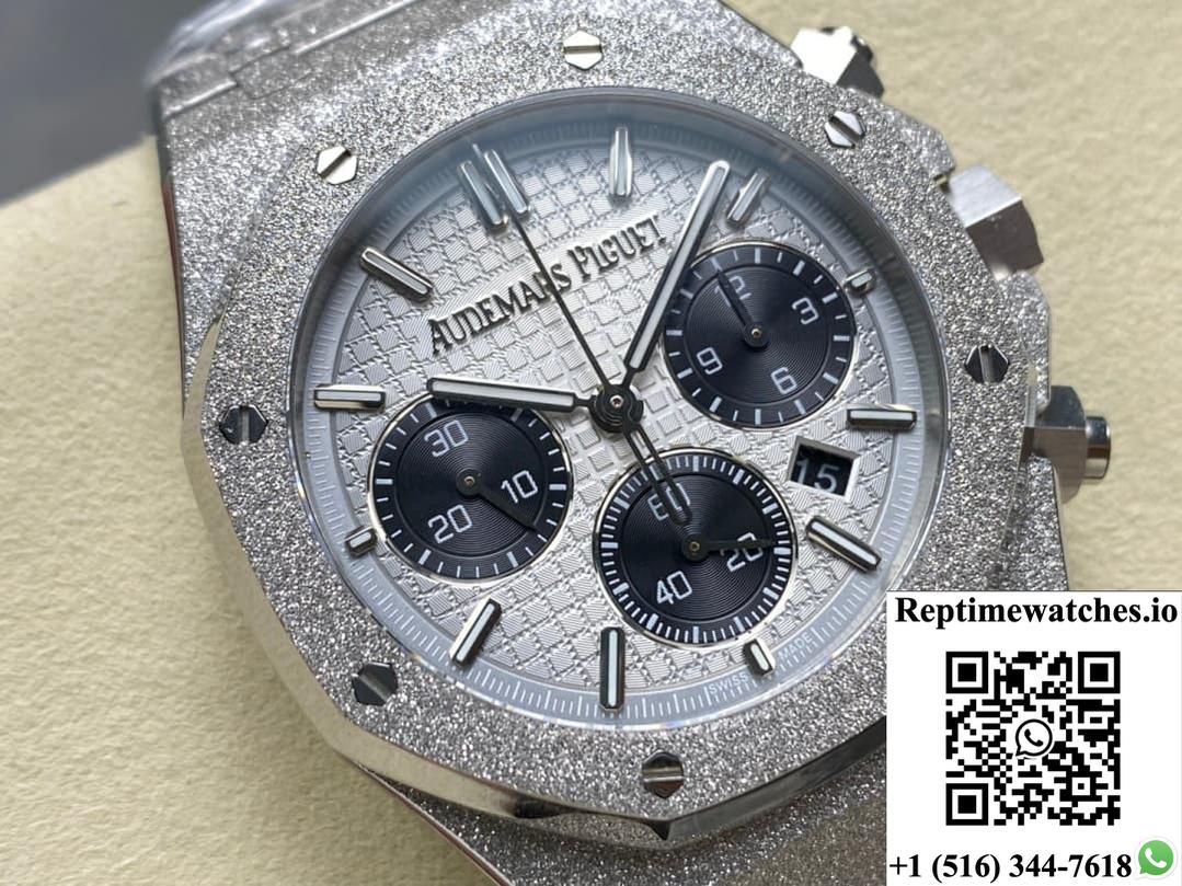 Audemars Piguet Royal Oak 26240BC.GG.1324BC.01 OM Factory Hammered Gold Craftsmanship