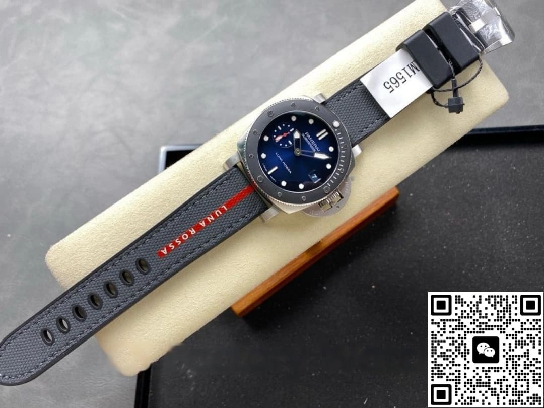 Panerai Submariner PAM01565 VS Factory 42mm