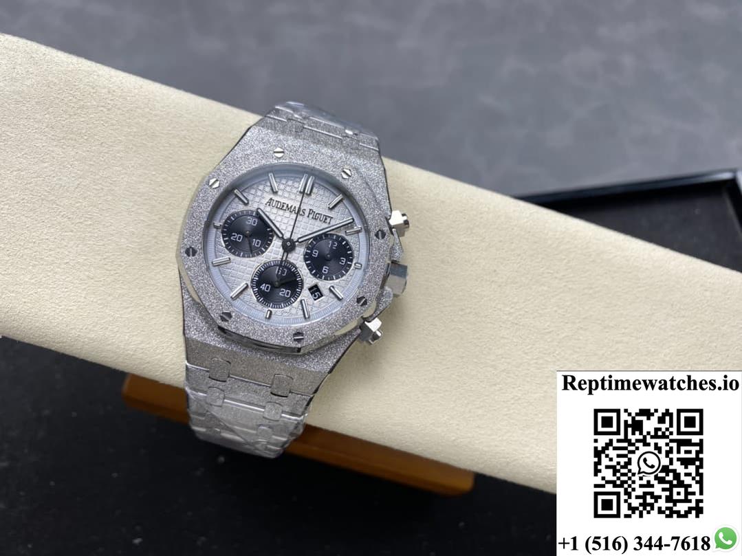 Audemars Piguet Royal Oak 26240BC.GG.1324BC.01 OM Factory Hammered Gold Craftsmanship