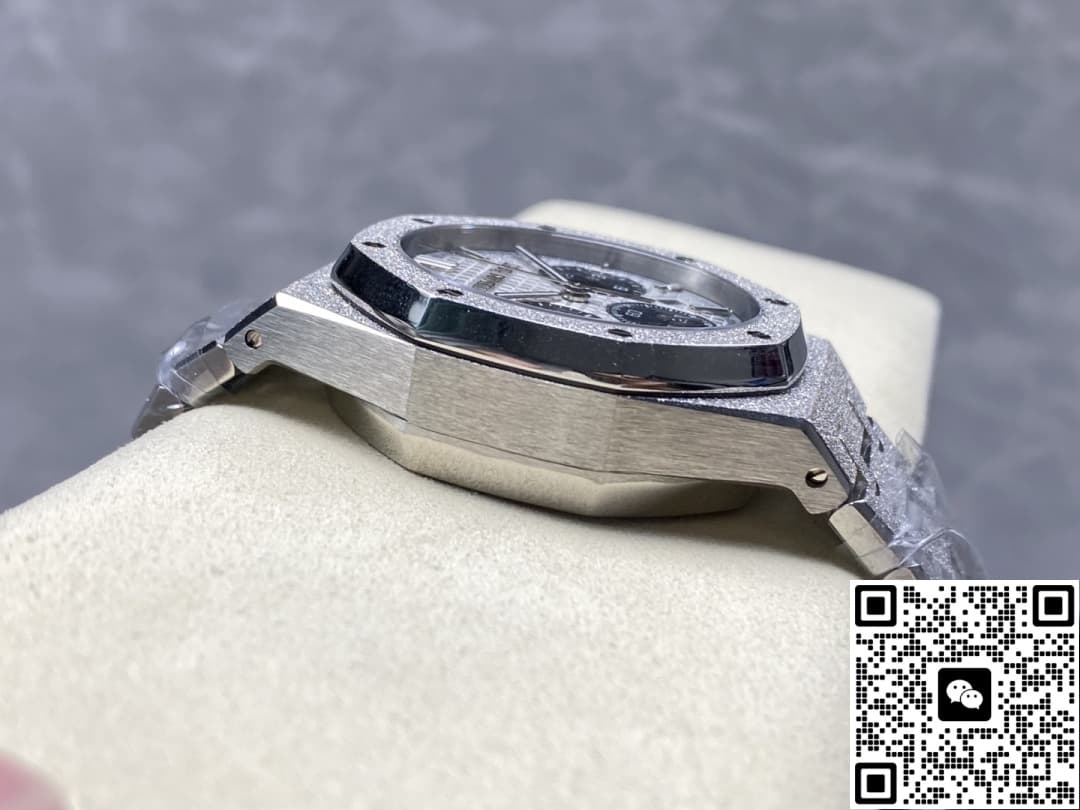Audemars Piguet Royal Oak 26240BC.GG.1324BC.01 OM Factory Hammered Gold Craftsmanship