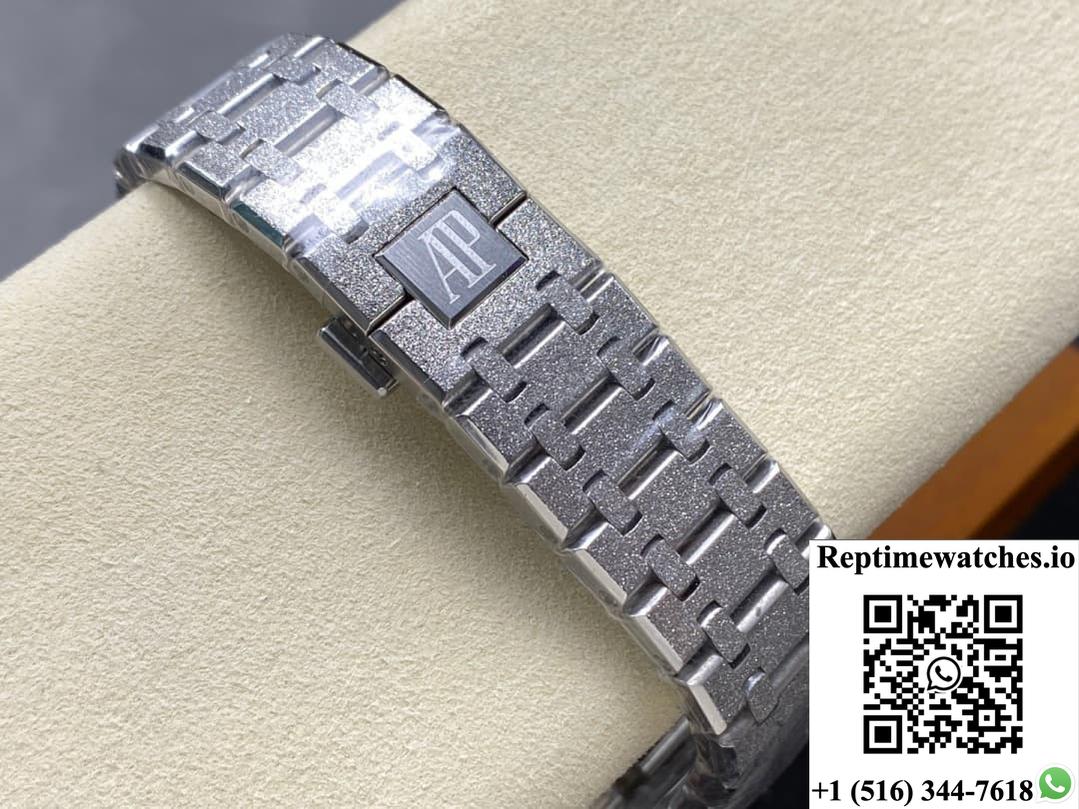 Audemars Piguet Royal Oak 26240BC.GG.1324BC.01 OM Factory Hammered Gold Craftsmanship