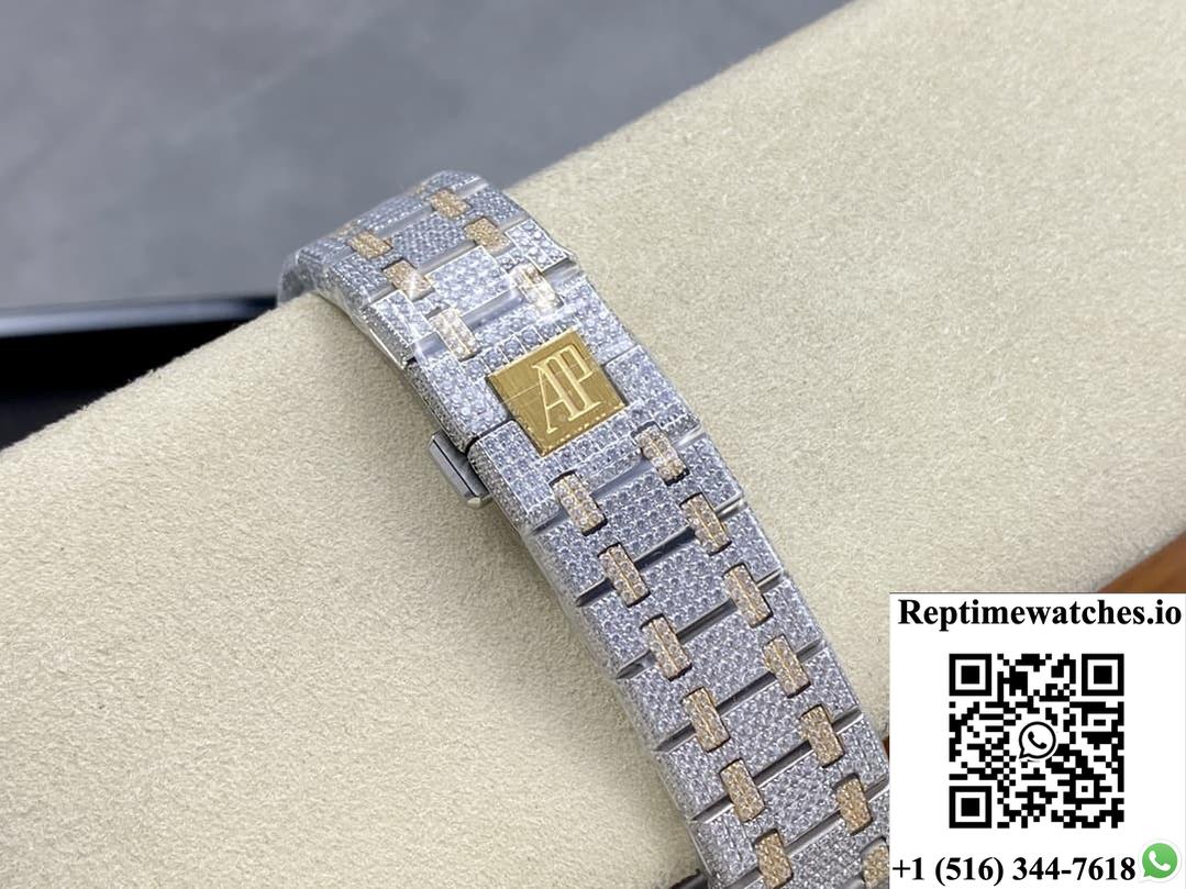 Audemars Piguet Royal Oak 15400OR.025 AMG factory transparent case back