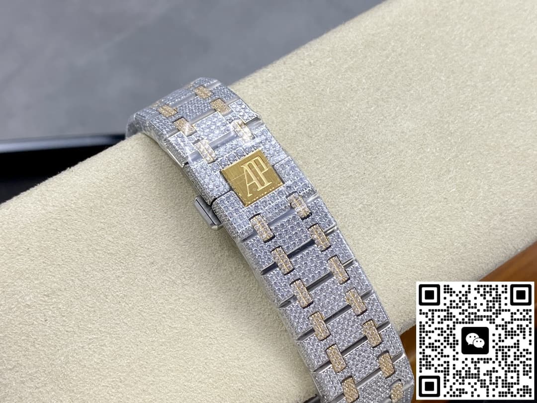 Audemars Piguet Royal Oak 15400OR.025 AMG factory transparent case back