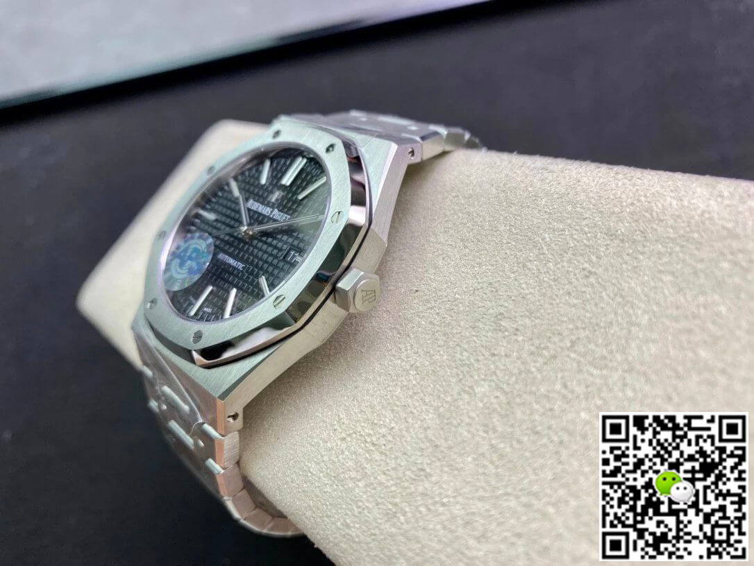 Audemars Piguet Royal Oak 15400ST.OO.1220ST.01 APS Factory Black Dial