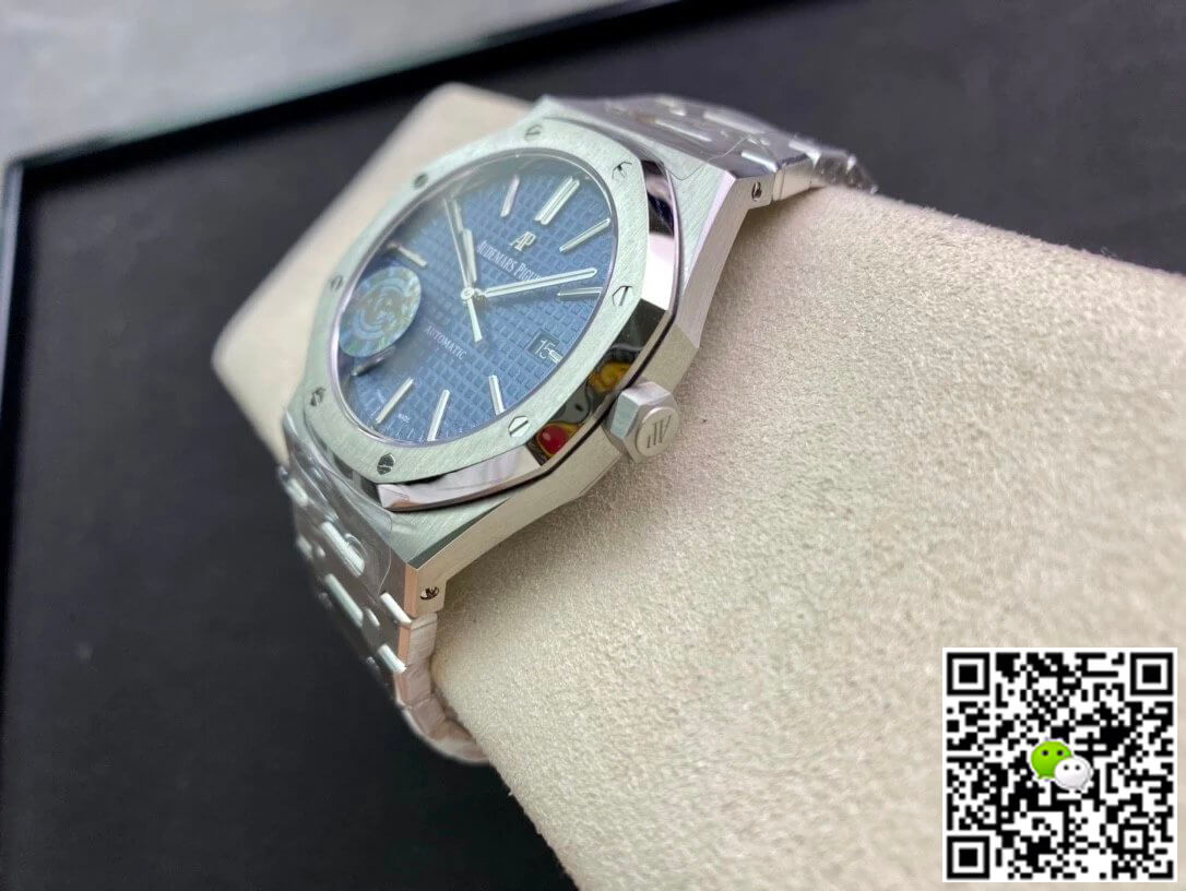Audemars Piguet Royal Oak 15400ST.OO.1220ST.03 APS Factory Blue Dial