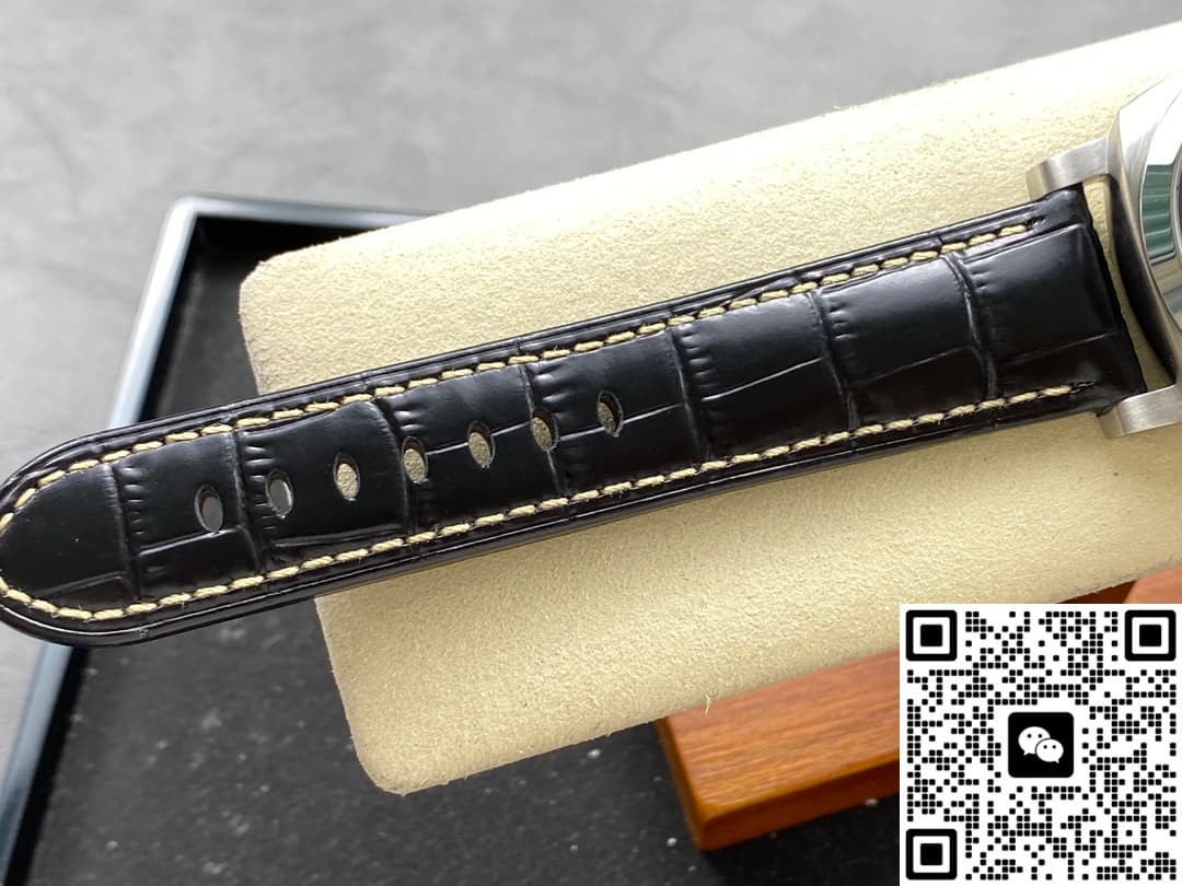 Panerai Luminor PAM01312 VS Factory Date Display
