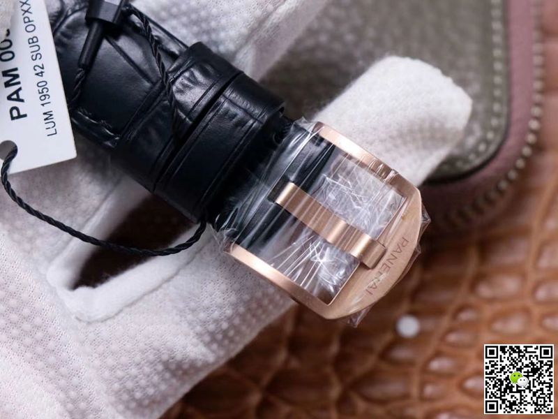 Panerai Submersible PAM00974 VS Factory Rose Gold