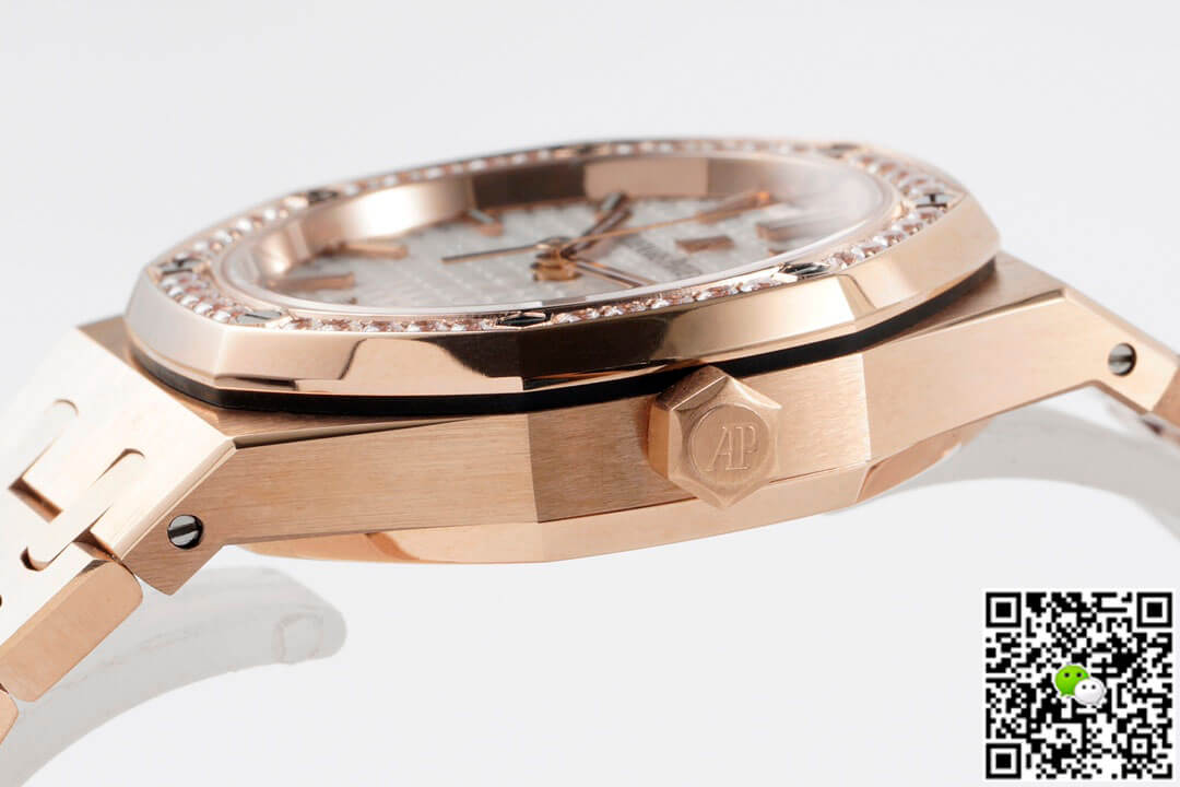 Audemars Piguet Royal Oak 77351OR.ZZ.1261OR.01 8F Factory Silver Dial