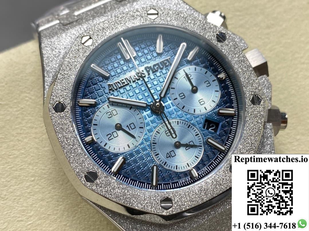Audemars Piguet Royal Oak 26240BC.GG.1324BC.02 OM factory luminous hour markers