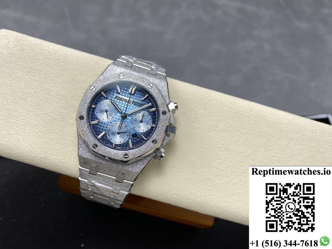 Audemars Piguet Royal Oak 26240BC.GG.1324BC.02 OM factory luminous hour markers