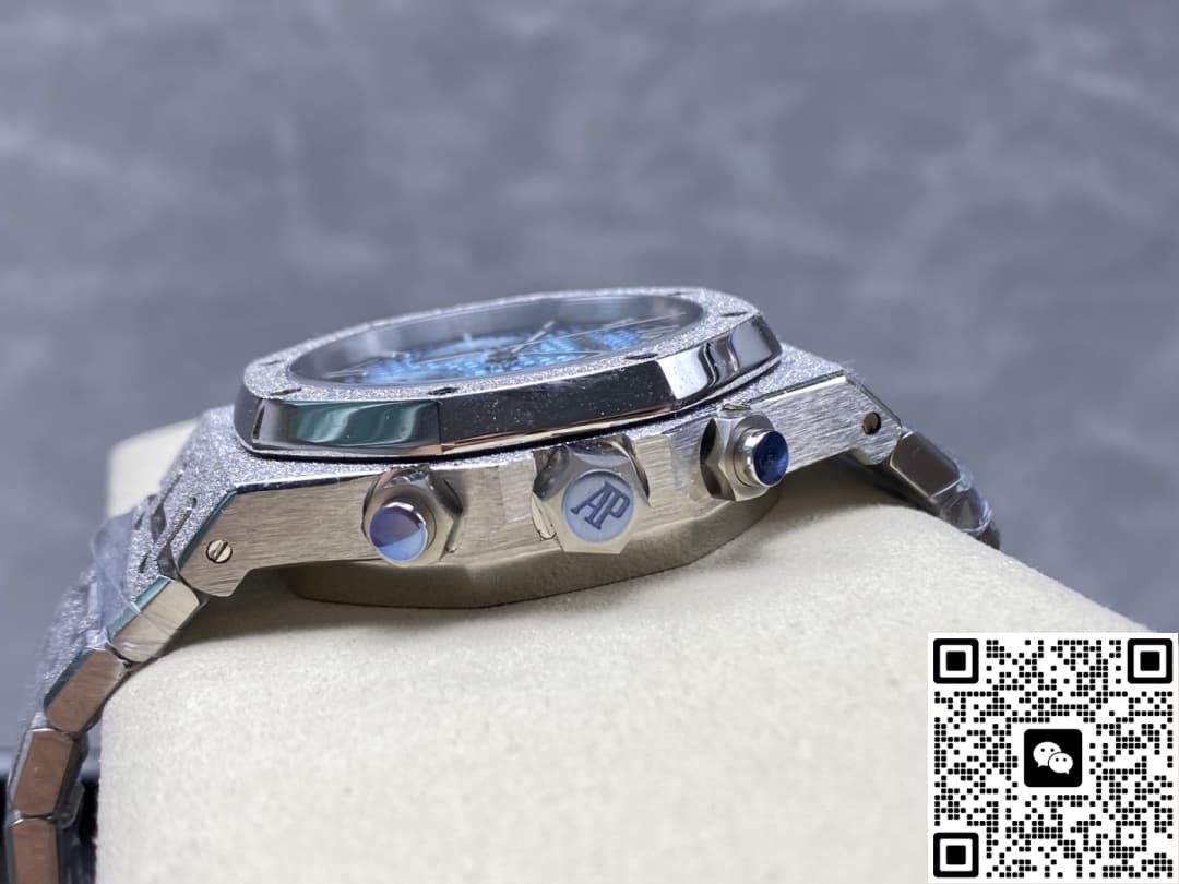 Audemars Piguet Royal Oak 26240BC.GG.1324BC.02 OM factory luminous hour markers