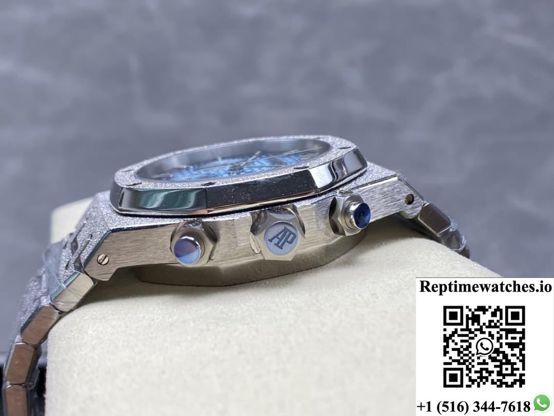 Audemars Piguet Royal Oak 26240BC.GG.1324BC.02 OM factory luminous hour markers