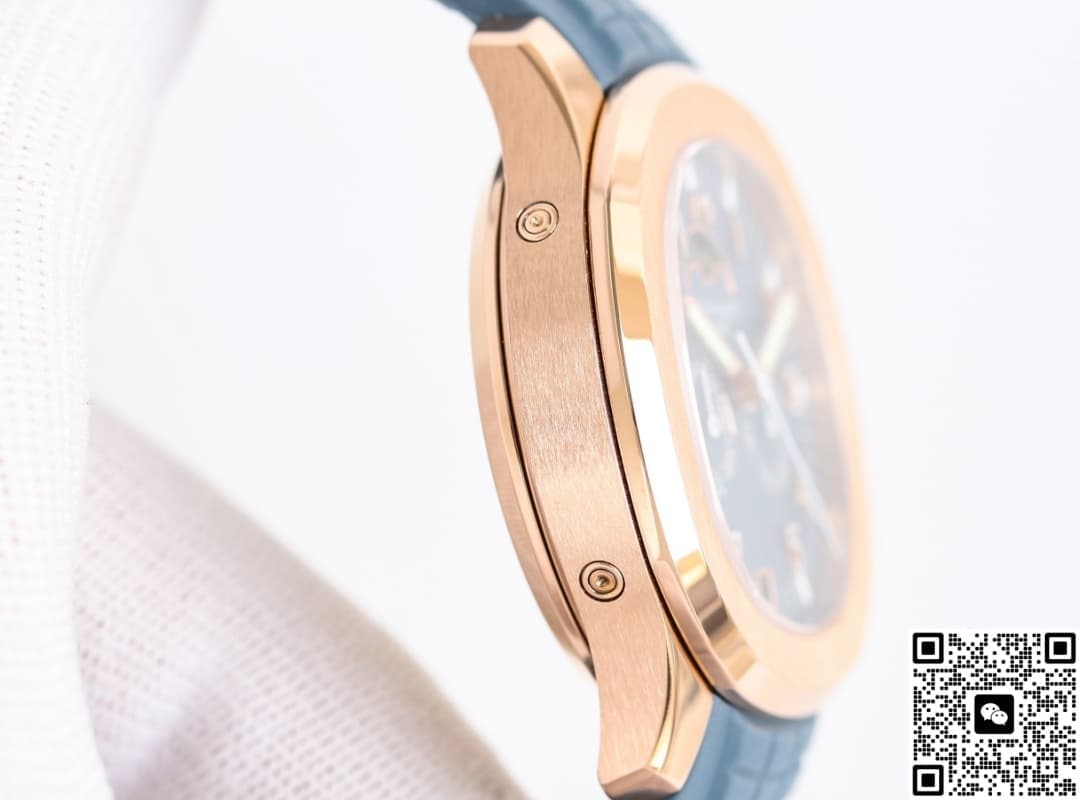 Patek Philippe Aquanaut 5261R-001 Lunar Phase